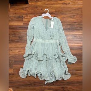 Aura (New) light green short dress ruffled size 10